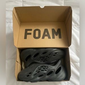 Yeezy Foamrunner